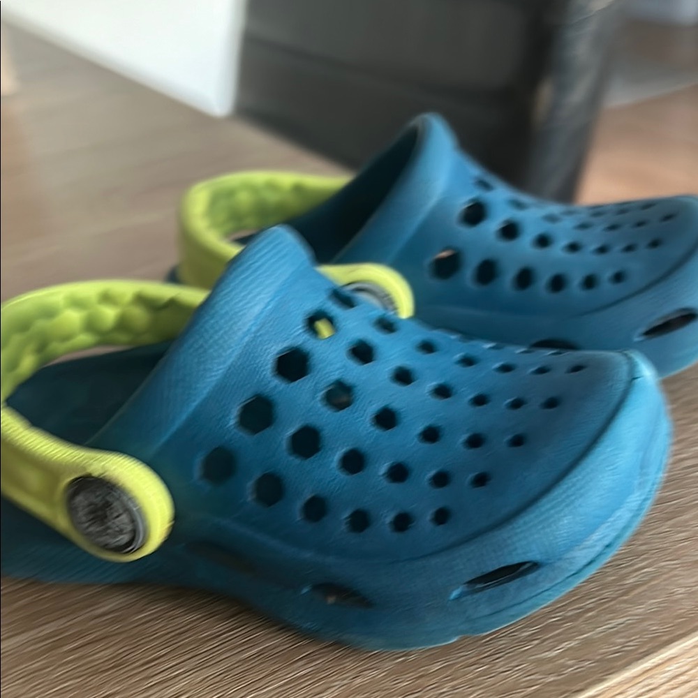 Joybees Kids Blue and Yellow Clogs crocs summer water shoes rubber 5 c - Picture 3 of 8